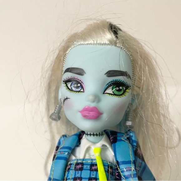 Monster High Frankie Stein Coffee Break Doll - Picture 7 of 15